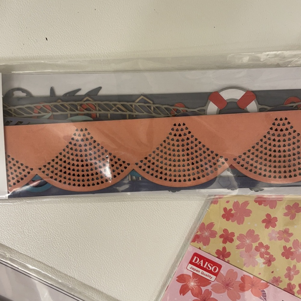 Scrapbooking supplies - Picture 3 of 11